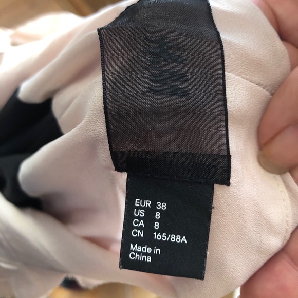 Sleeveless Two-toned mini dress - Picture 6 of 7